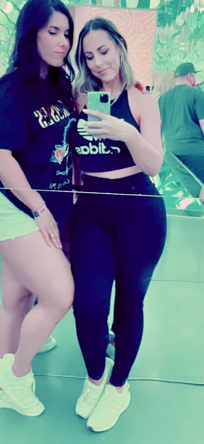 Click to view full size Texas TikTok milf Robyn fields