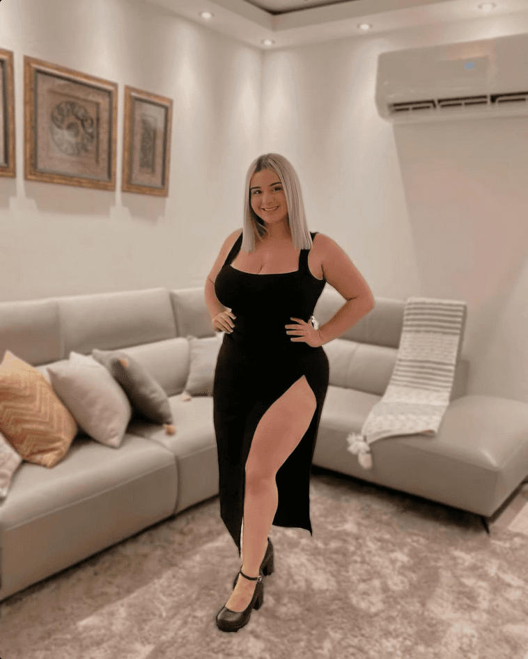 Click to view full size Curvy latina slut is begging you to pump for her tits