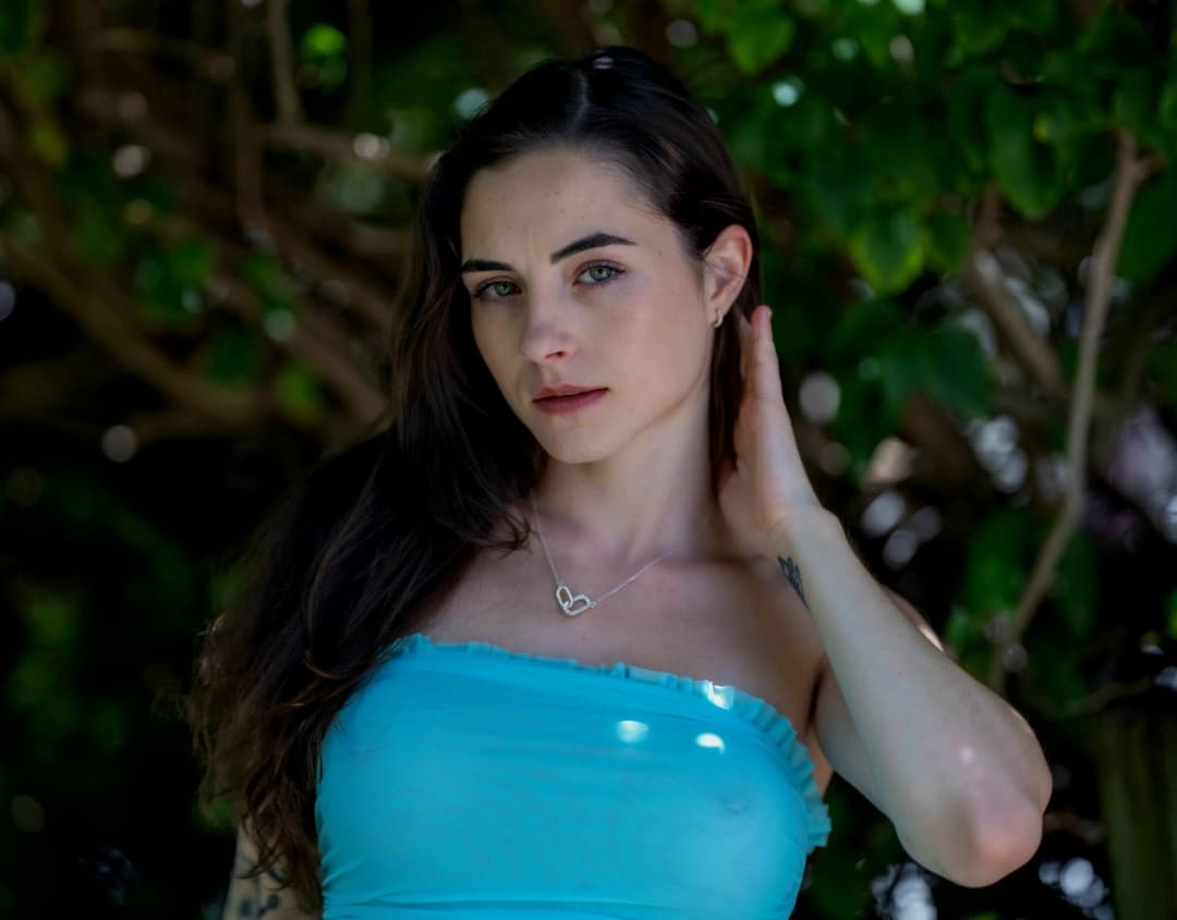 Click to view full size I just want to kiss and cum