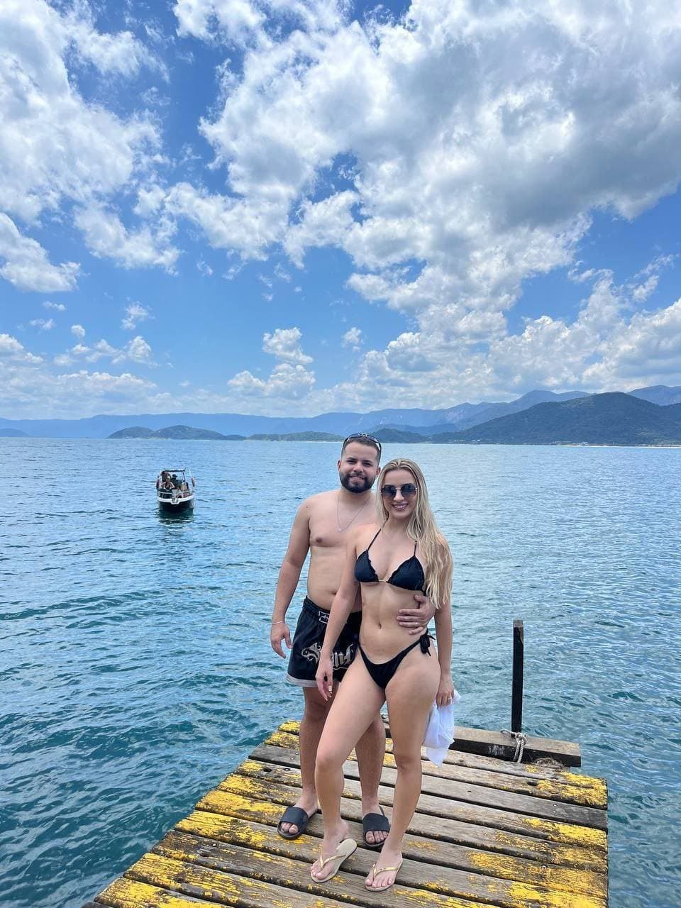 Click to view full size Carrara vazou casal, loira gostosa demais! #Vazados #Amador #Loira