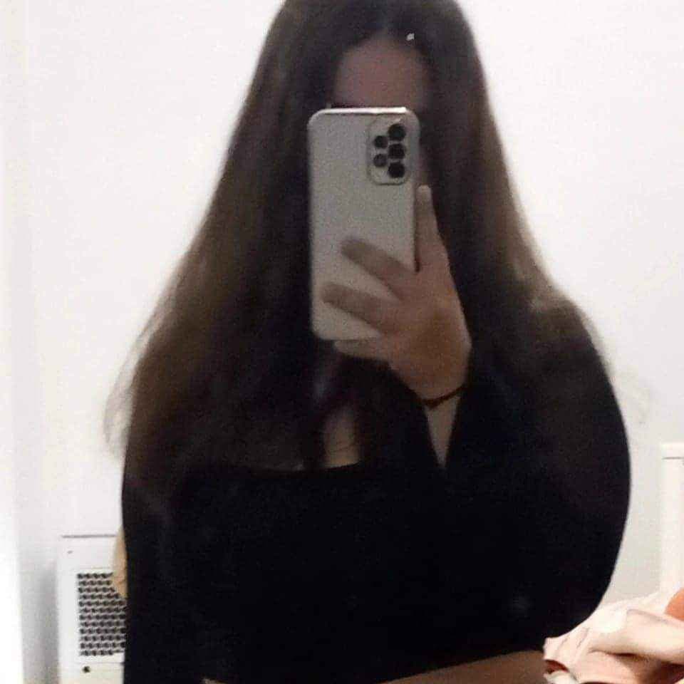 Click to view full size Iris Goncalves - 19 anos - Putinha Portuguesa