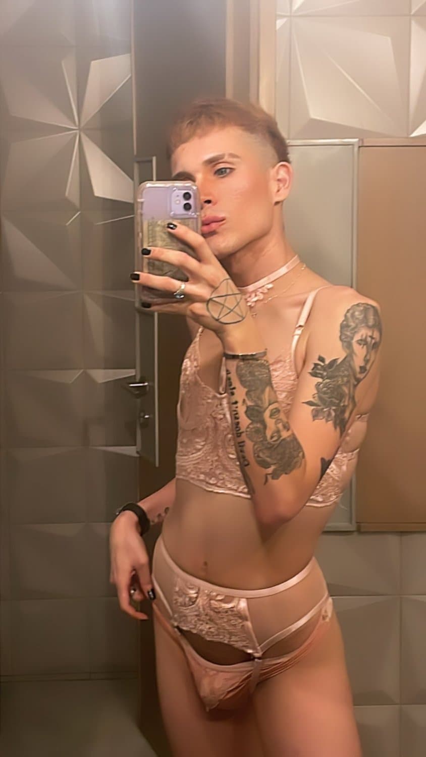 Click to view full size LA_FEMBOY_CRICOS@ freeboodylive1 twink femboy twitter porn