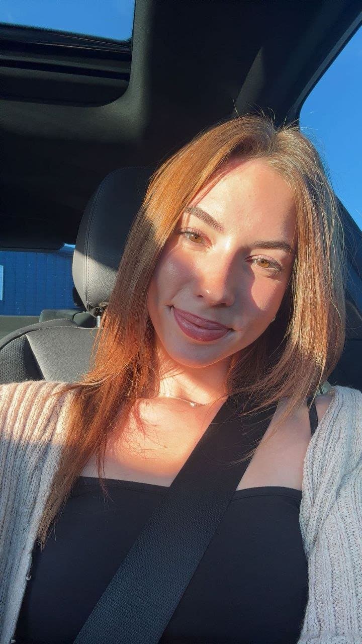 Click to view full size petite cumslut snowbunny huge leak nudes and taking cum on her pretty face