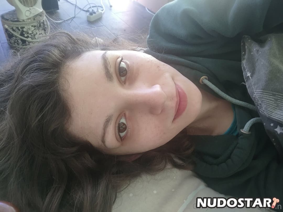 Click to view full size weeb otaku queenroxy