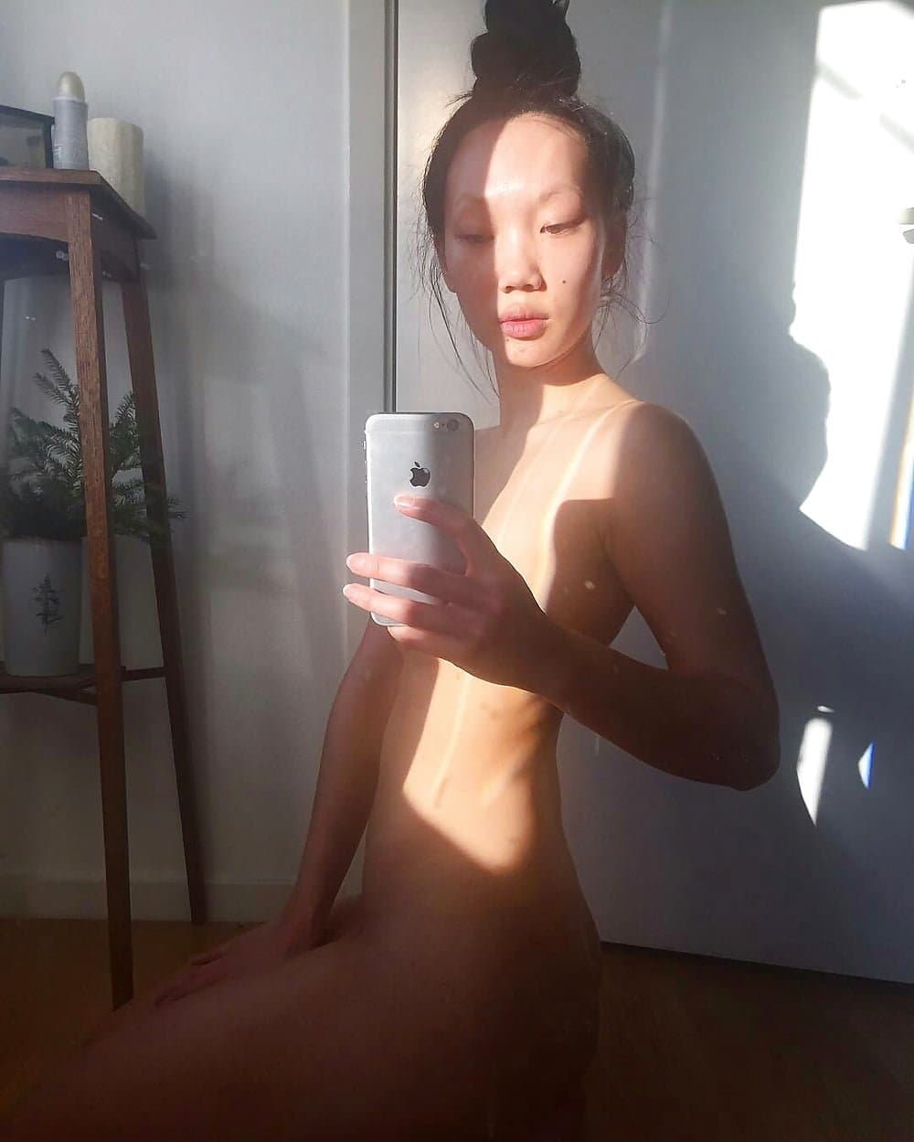 Click to view full size Swedish Amateur (005): Asian hotty Caroline