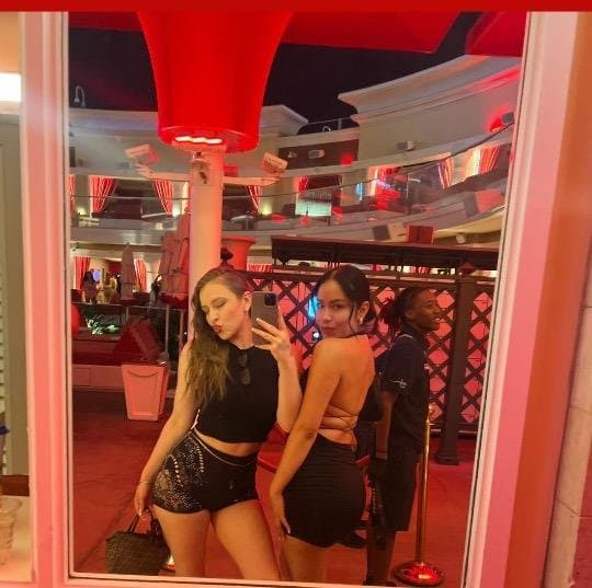 Click to view full size 24 year old Blonde Amy escort in Orange County ca