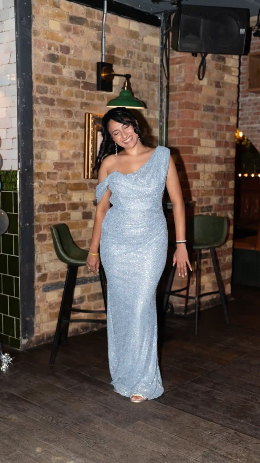 Click to view full size Tamil uk busty girl dm submissions Indian