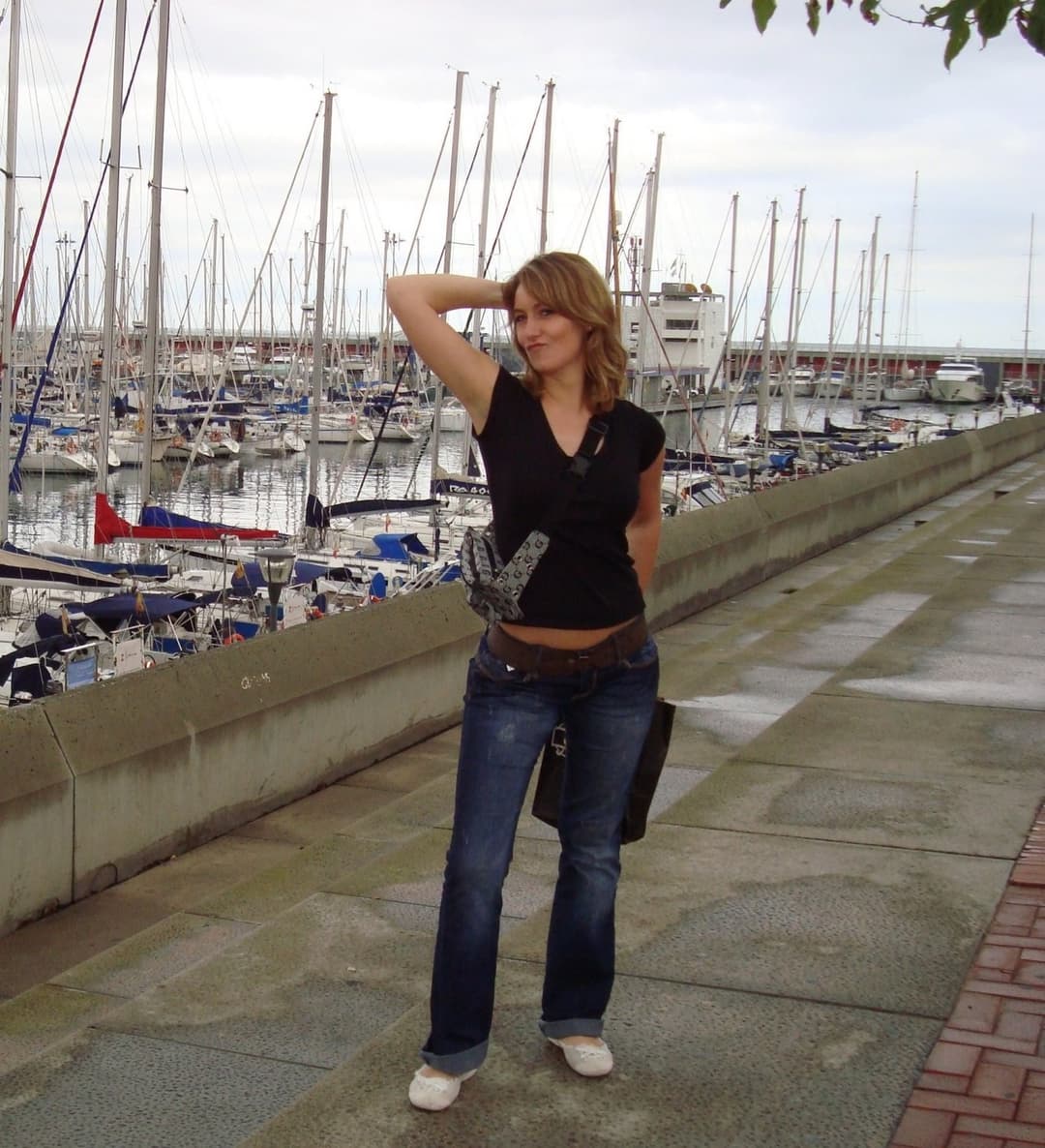 Click to view full size HER ASS IS HER BEST FEATURE