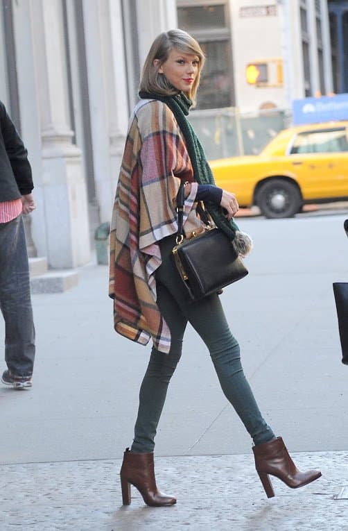Click to view full size Taylor Swift long legs wearing ankle boots