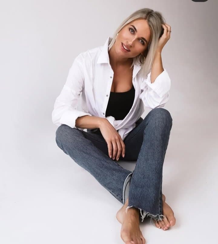 Click to view full size Sexy glamour russian milf