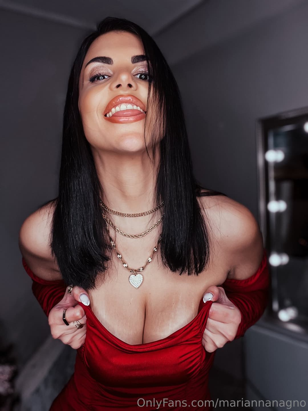 Click to view full size mariannanagno onlyfans ppv