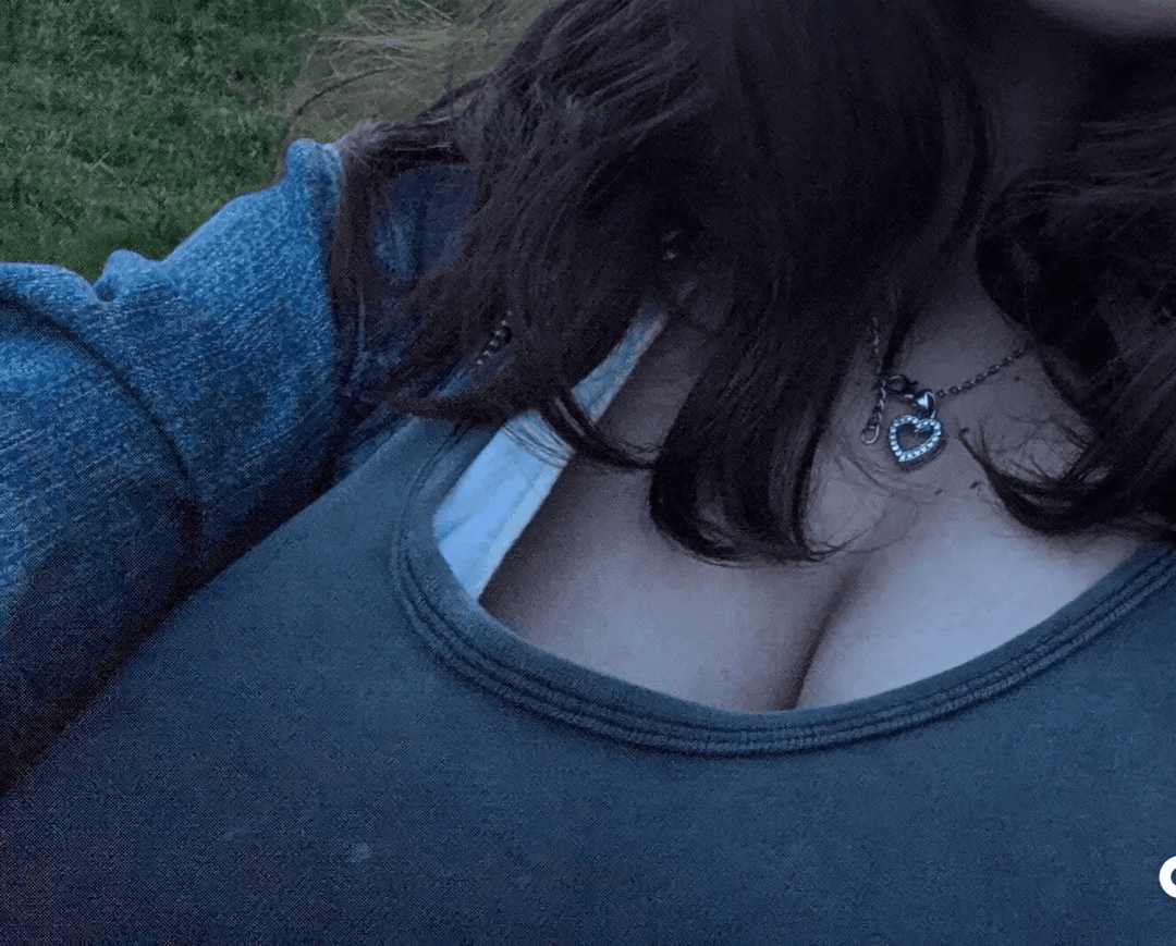 Click to view full size Lindas19??