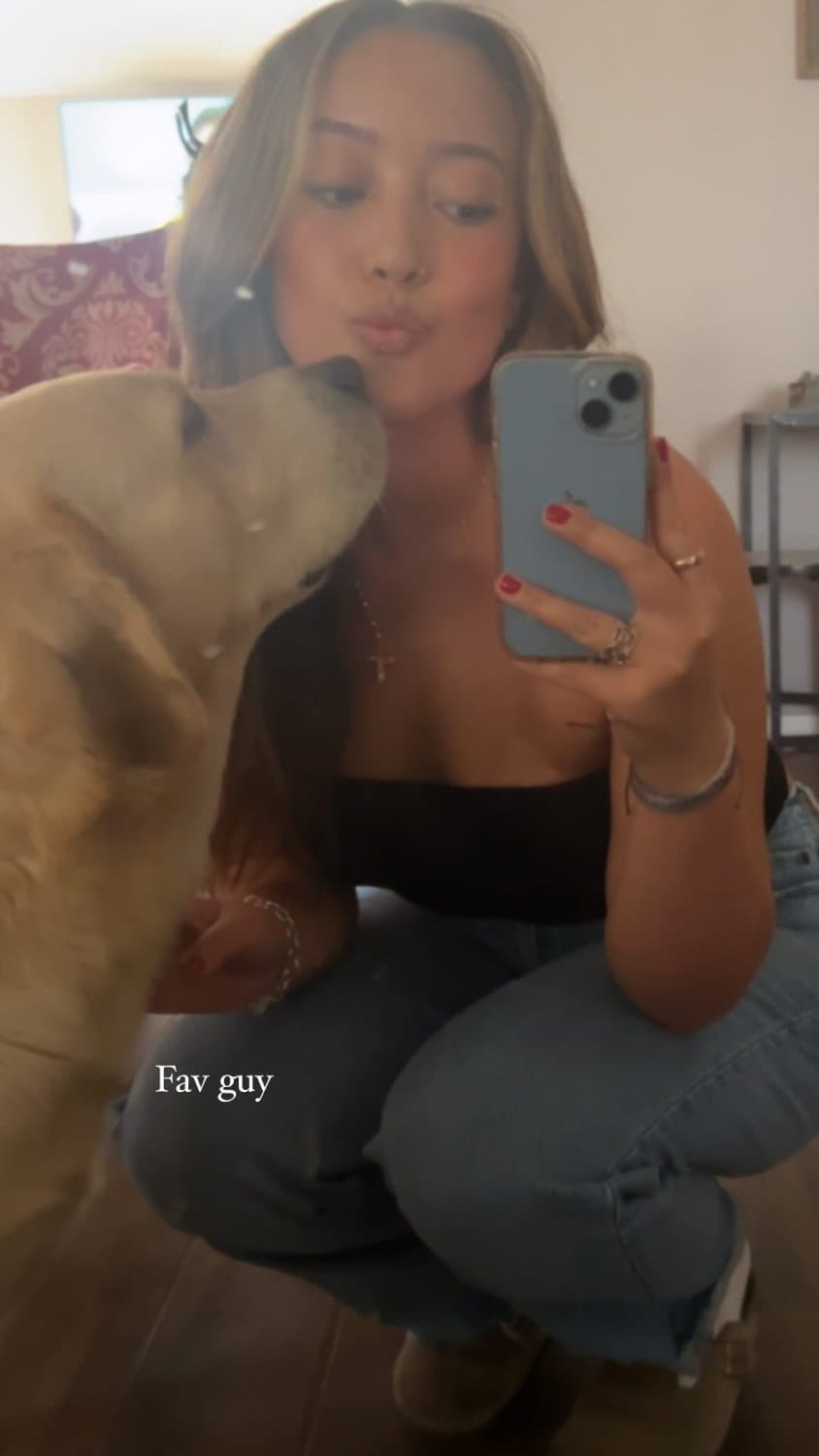 Click to view full size Thick Asian Pacific Islander with nice cameltoe and ass