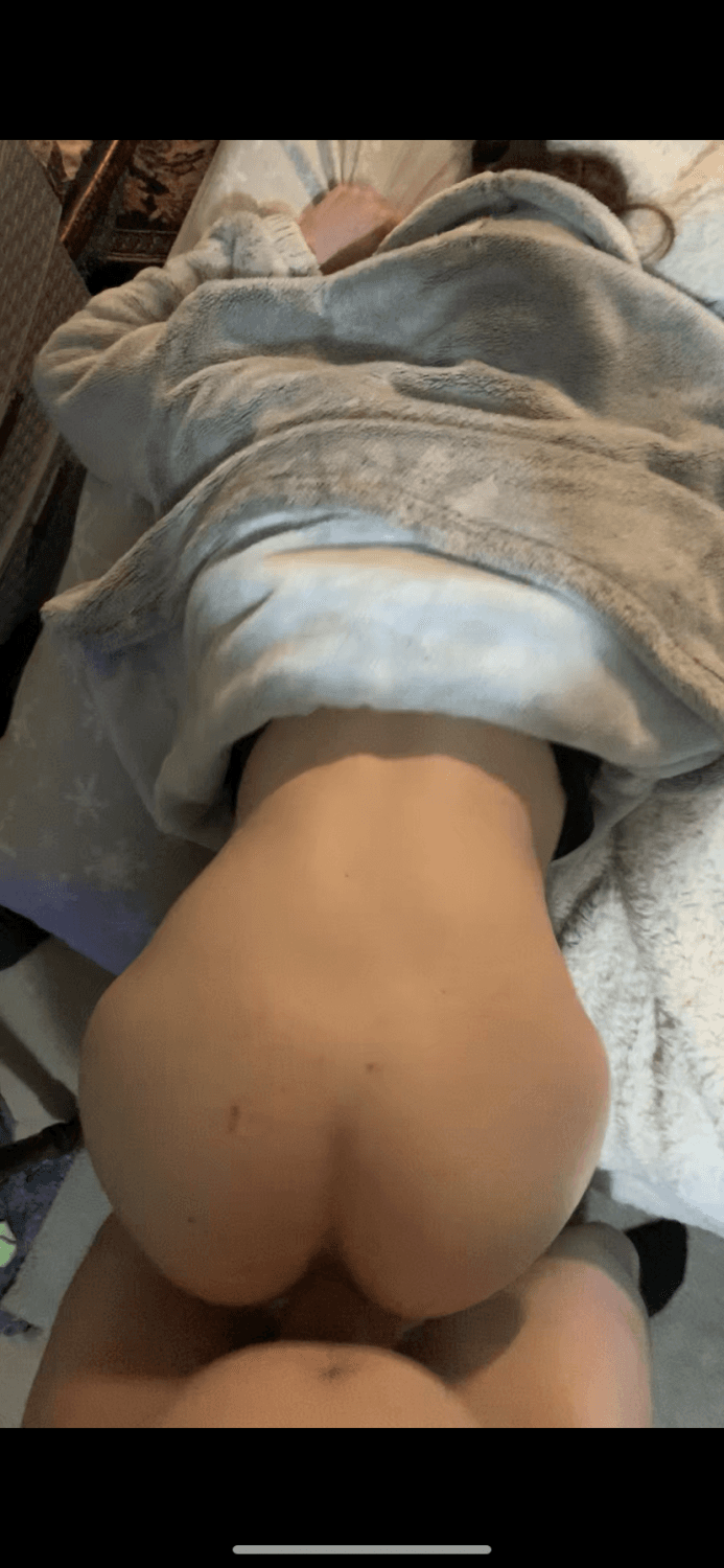 Click to view full size I did coke off her ass & started fucking her as she’s doin a bump. After she was fucked some more