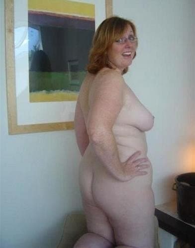 Click to view full size Red head MILF on and off