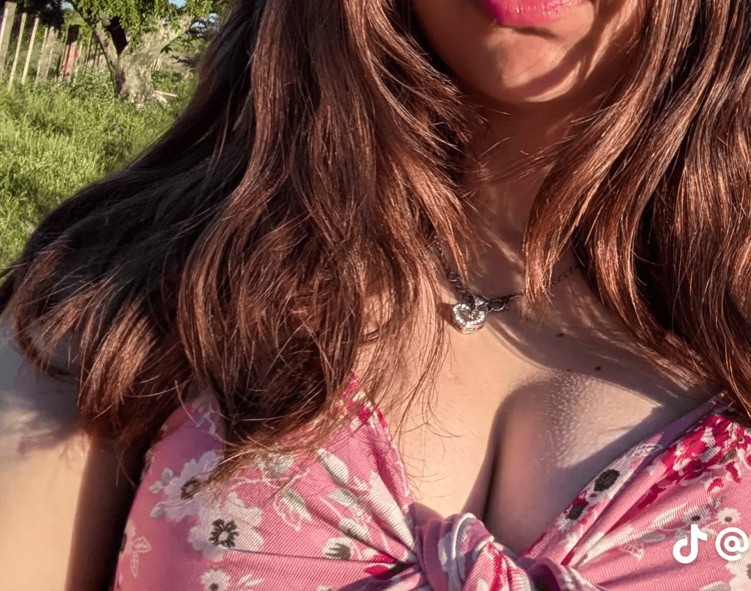 Click to view full size Lindas19??