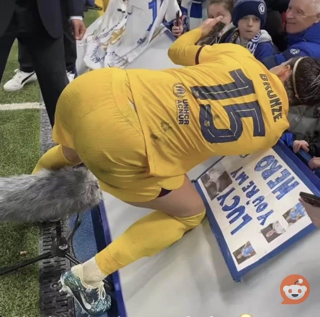 Click to view full size Lucy Bronze