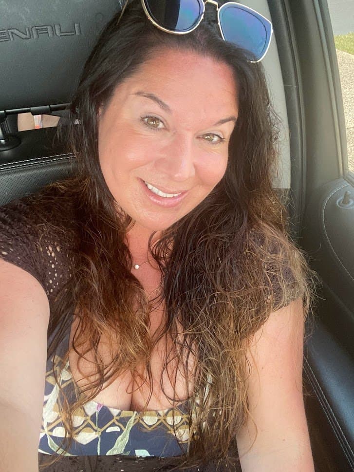 Click to view full size Webslut Wife Karlie Returns