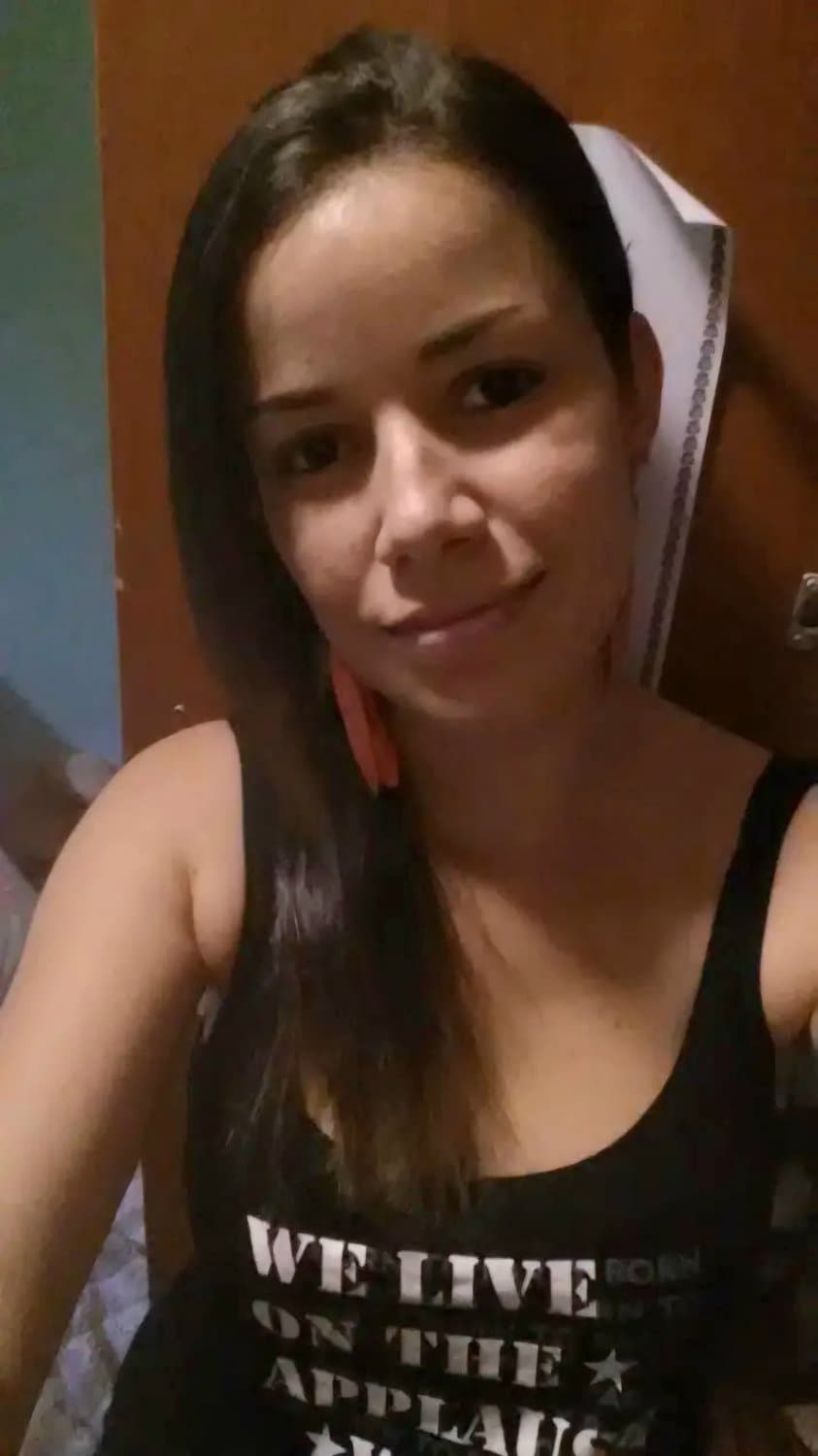 Click to view full size Paulinha exibicionista casada. Corno ama ver