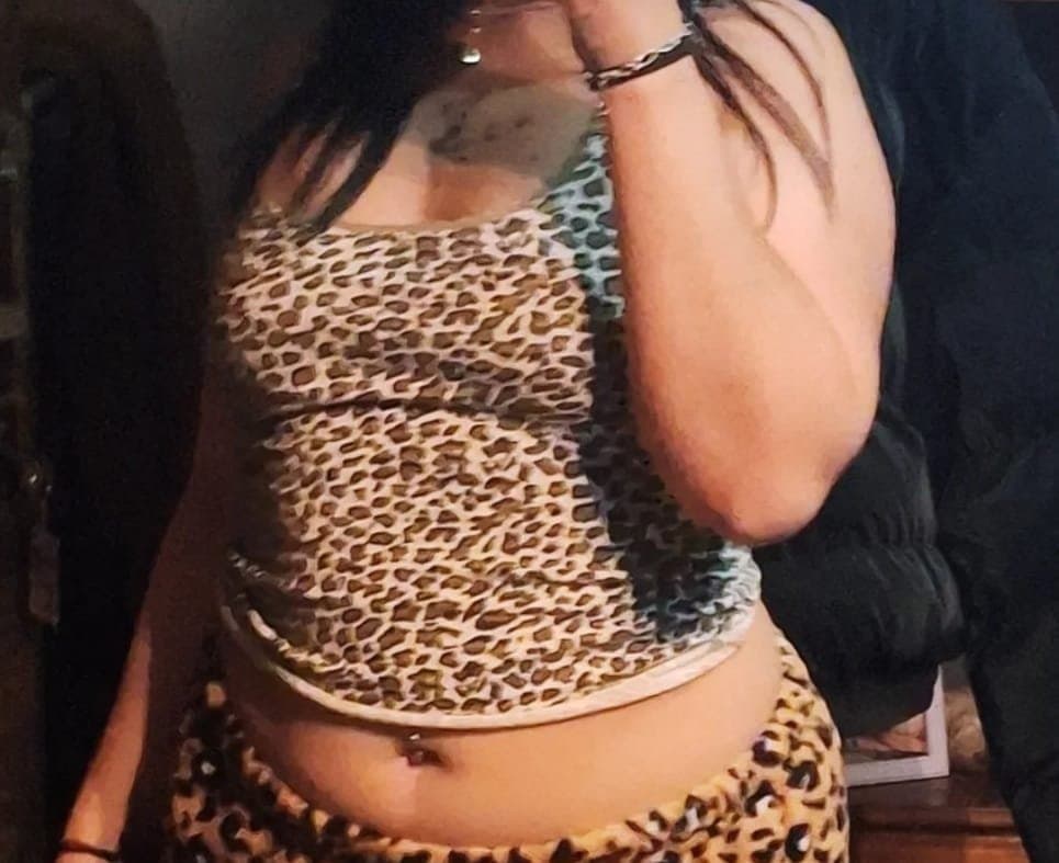 Click to view full size Lindas18??