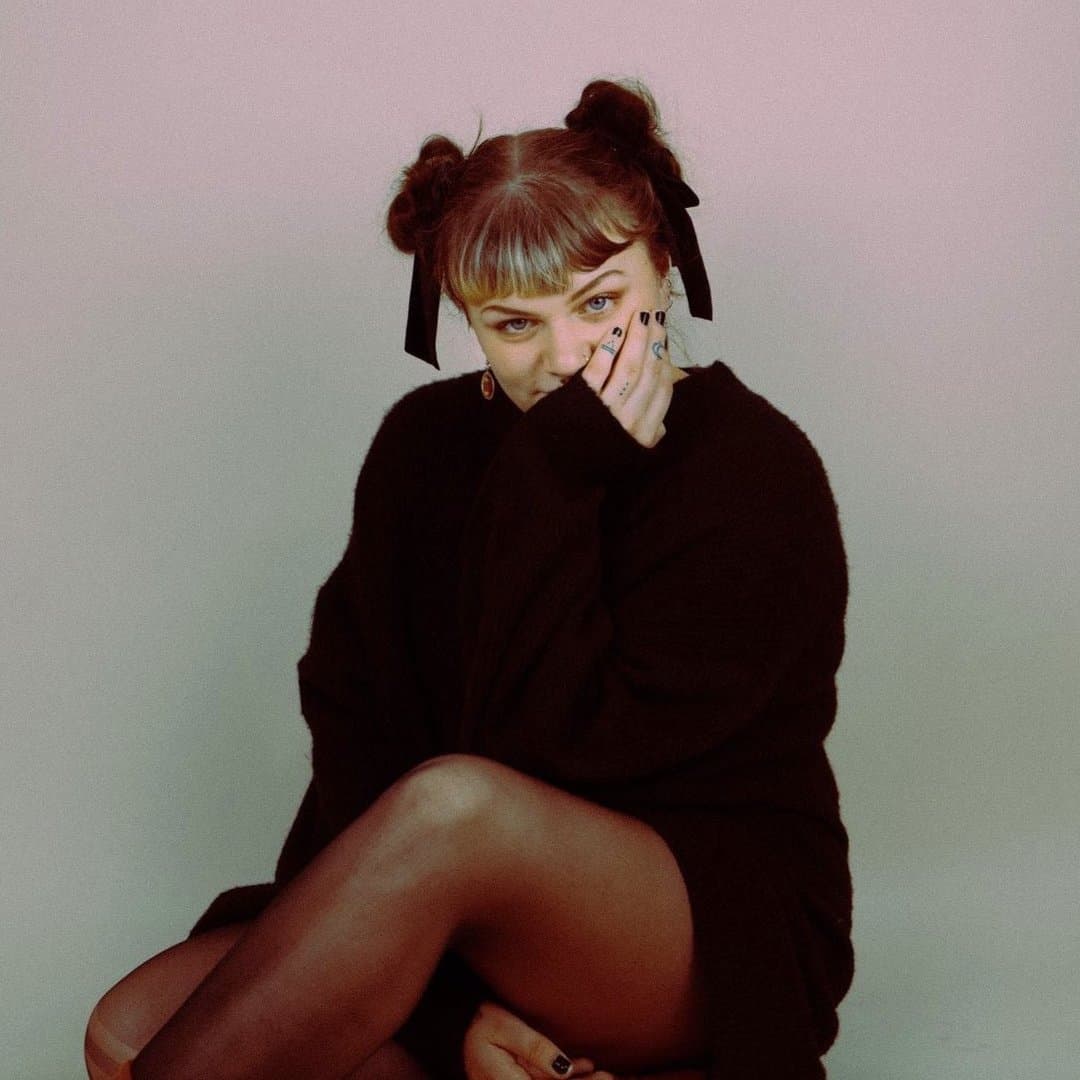 Click to view full size Fat Breasted Alt Girl