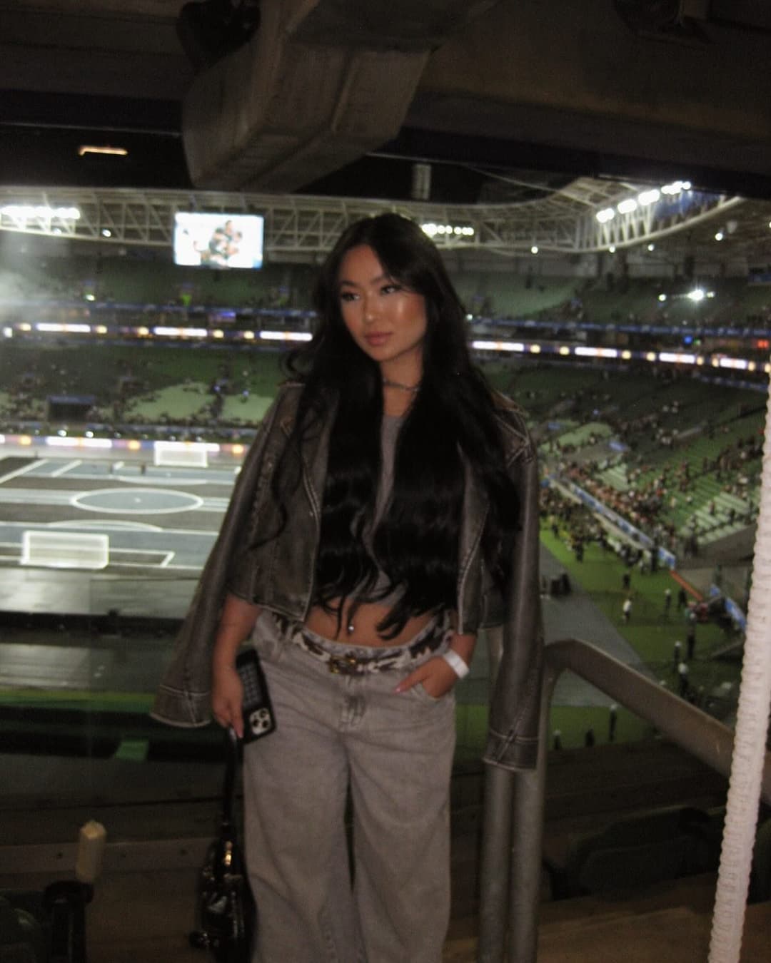 Click to view full size Annie hikari