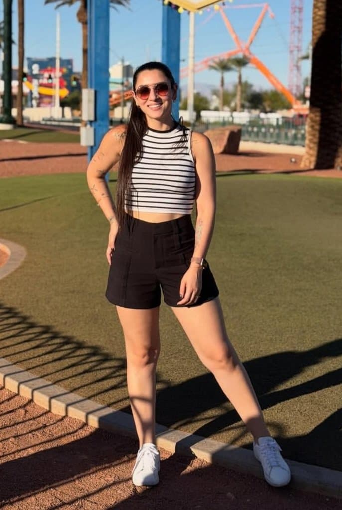 Click to view full size Mineira dos pezinhos lindos