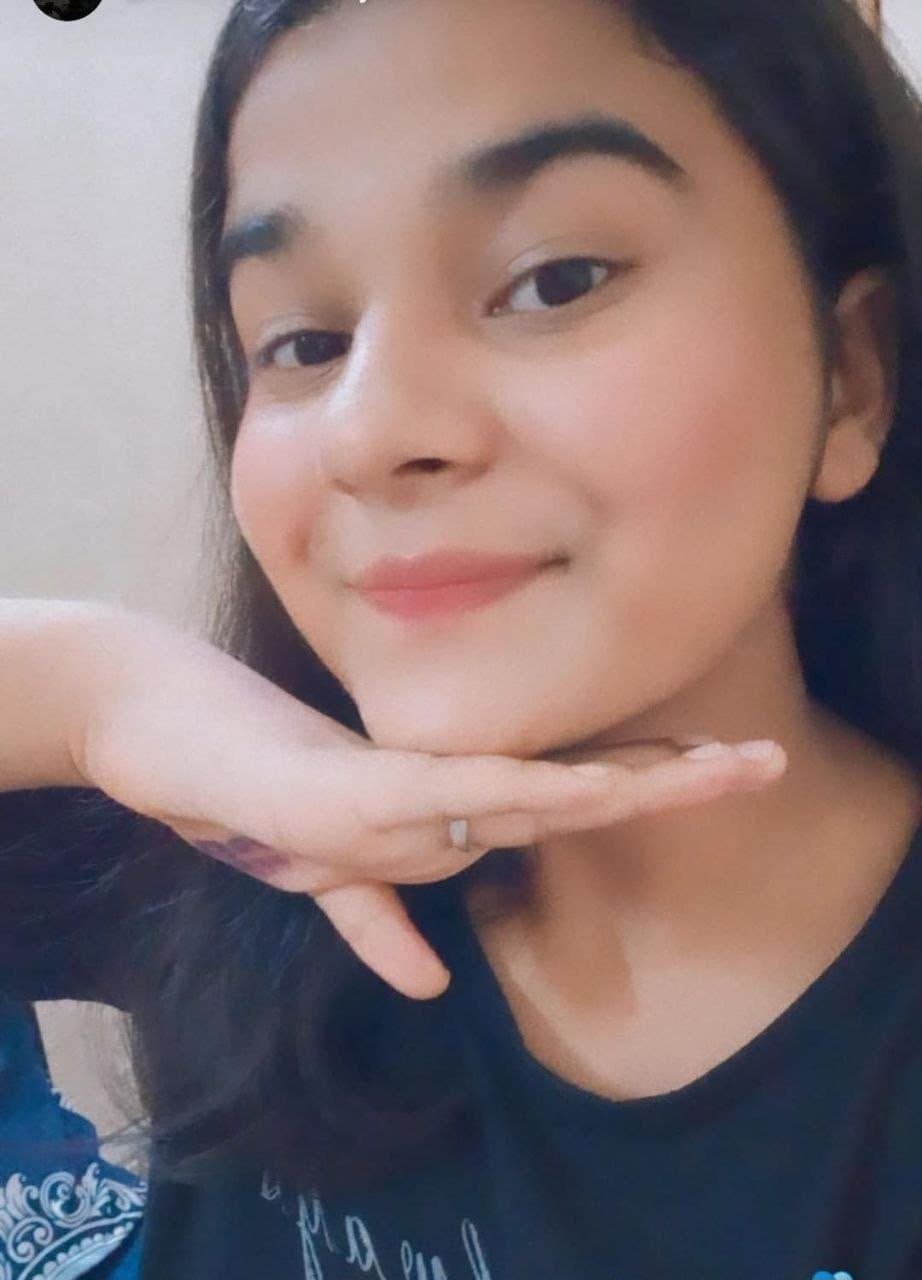 Click to view full size Delhi Slut 18 yo Niki ?