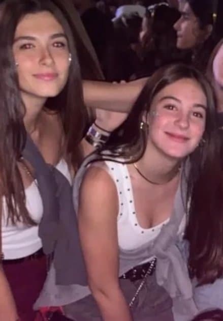 Click to view full size Reunión de putas principalmente de tres recien cumplidos 18 alba Sofía y Andrea