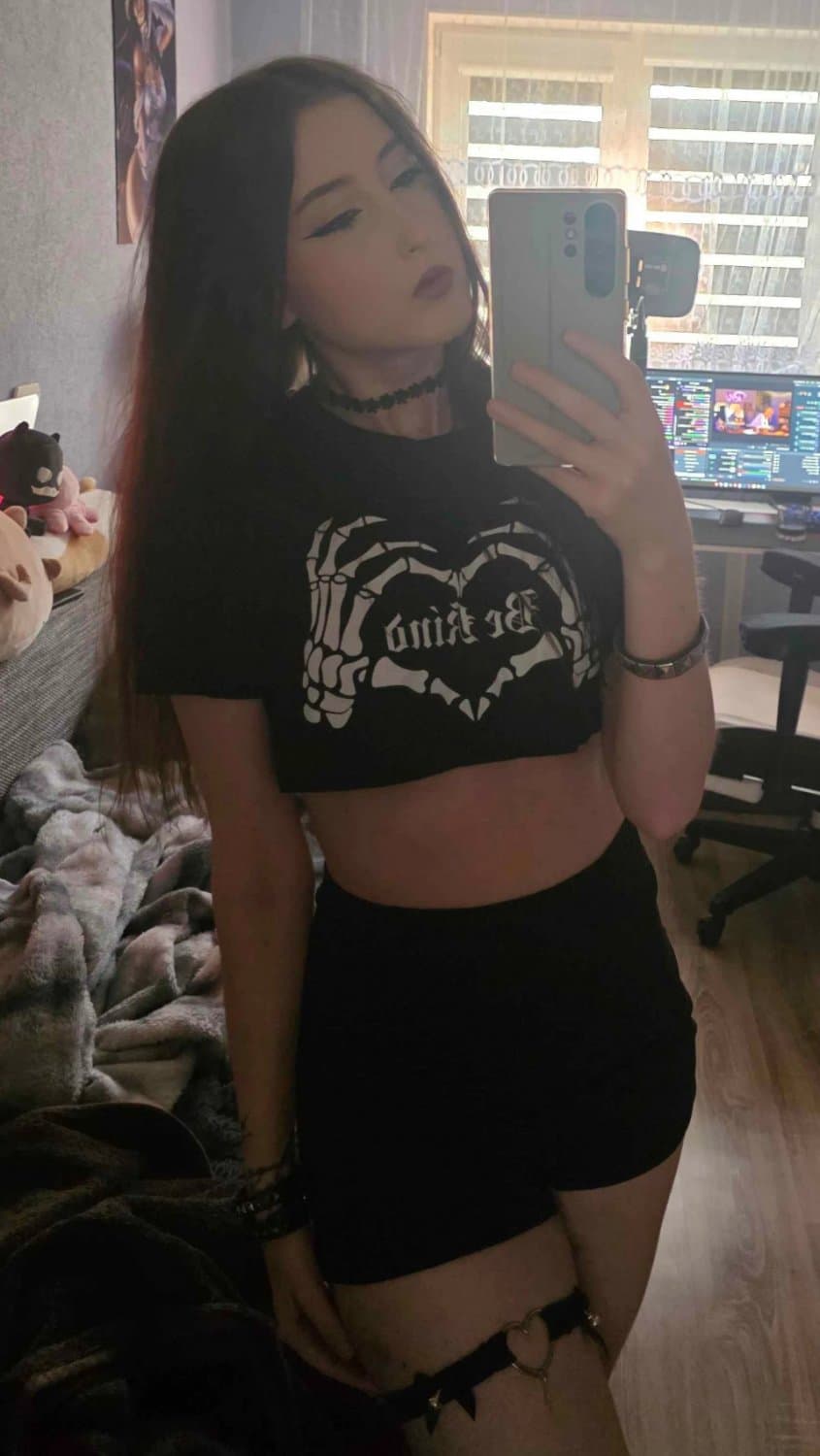 Click to view full size Whore slut Rin shared on 321sexchat