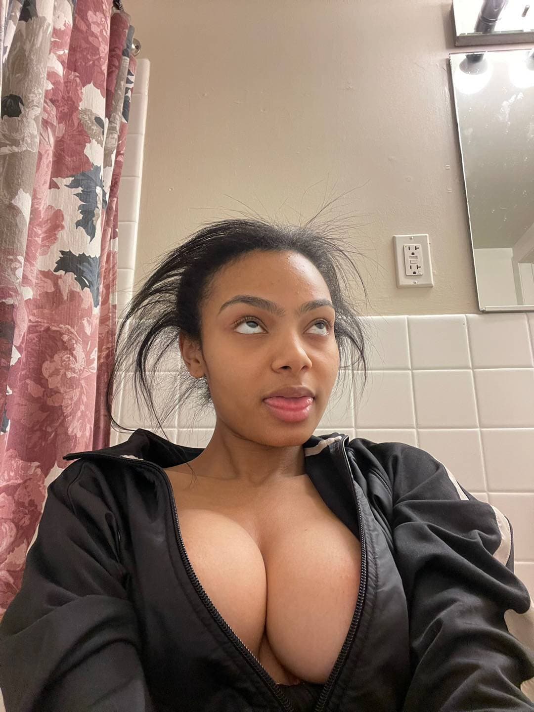 Click to view full size Step Sis Keep Sending Teasing Vids After Catching Me Fapping To Her BSF Gets Me Hard at School
