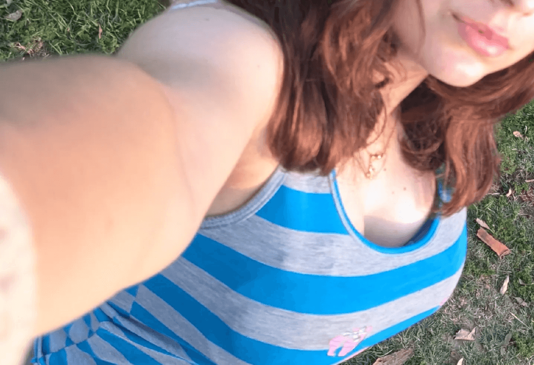 Click to view full size Lindas19??