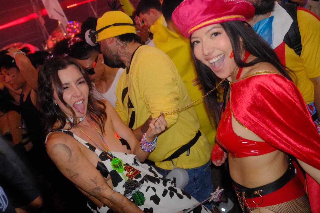 Click to view full size Escape night one with your favs ?