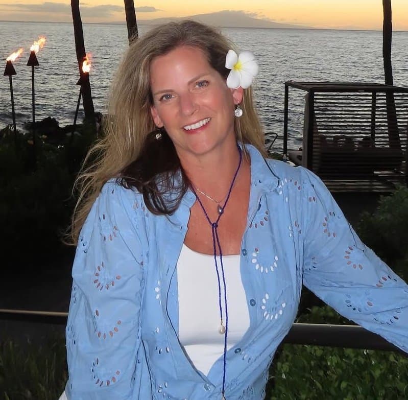 Click to view full size Irl snowbunny webslut Madisen is joined by her MILF mom Melissa and sexy sister Lindsey + ai. Dm/kik