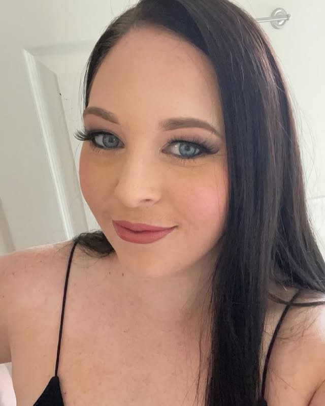 Click to view full size Request.. Thick Gorgeous Milf.. <> Married Wife.. <> Loves taking young BBC with her big Booty?