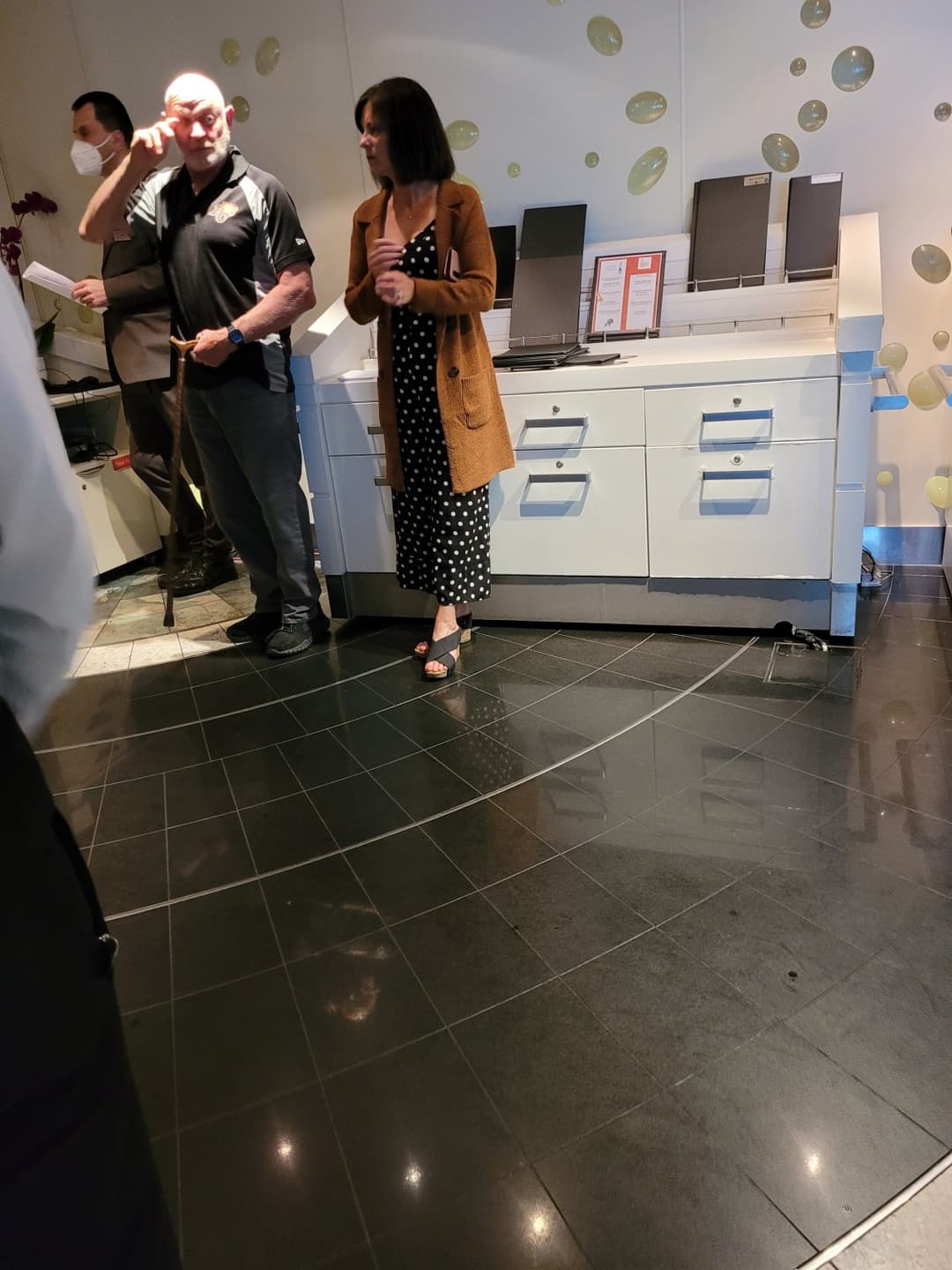 Click to view full size White milf feet on the cruise