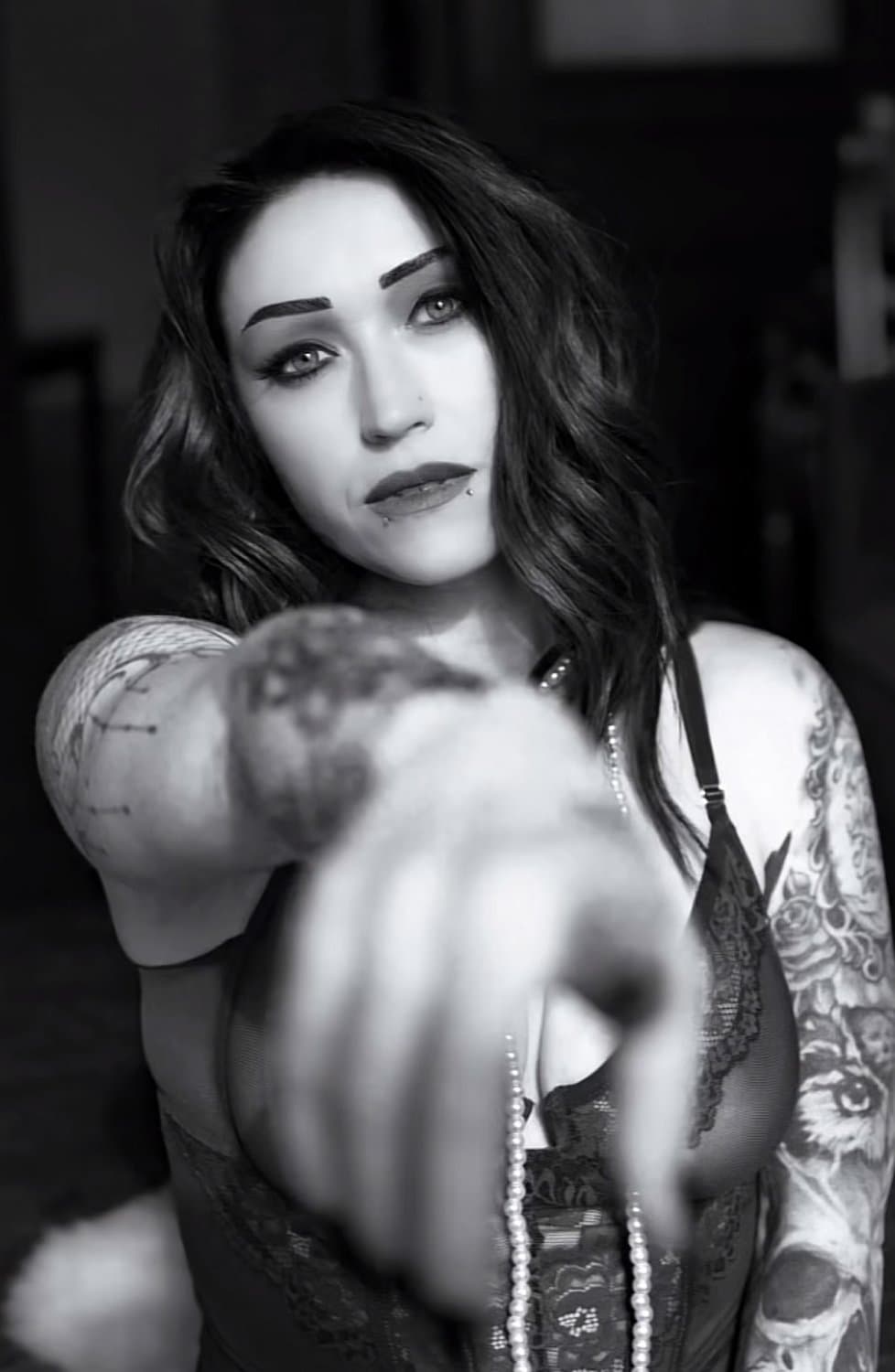 Click to view full size GA TikTok Goth Slut Pierced & Tatted LeAkEd