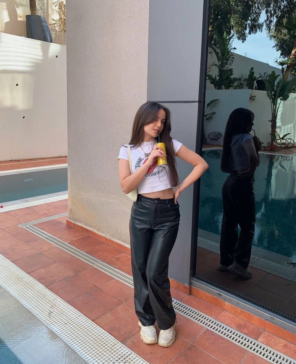 Click to view full size Algerian slut submitted