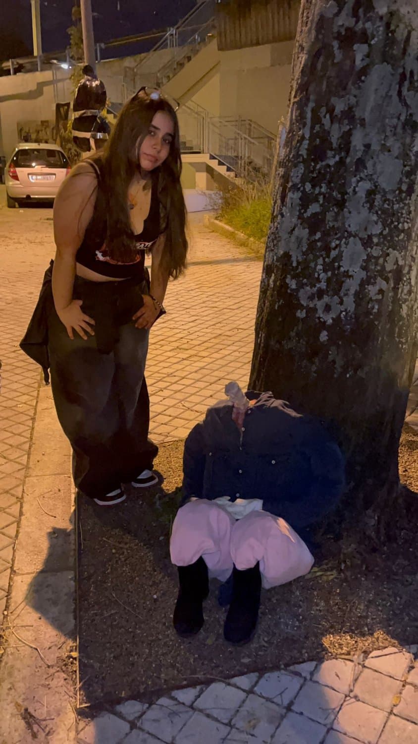 Click to view full size Iris Goncalves - 19 anos - Putinha Portuguesa