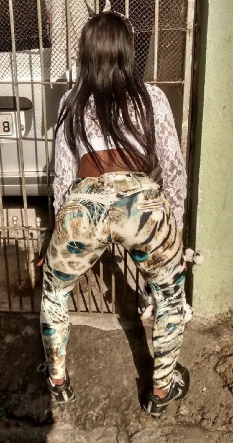 Click to view full size MINHA PUTA - Mona - Oque fariam com essa puta favelada ??? ???