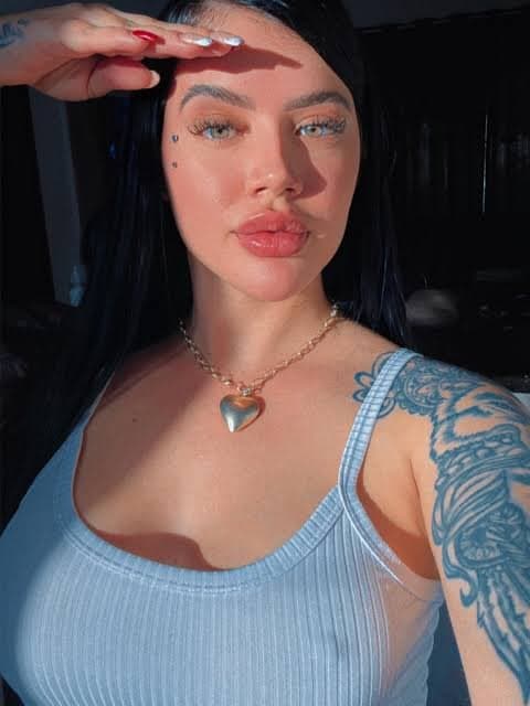 Click to view full size MORENA CAIU NA NET TRANSANDO COM GRINGO