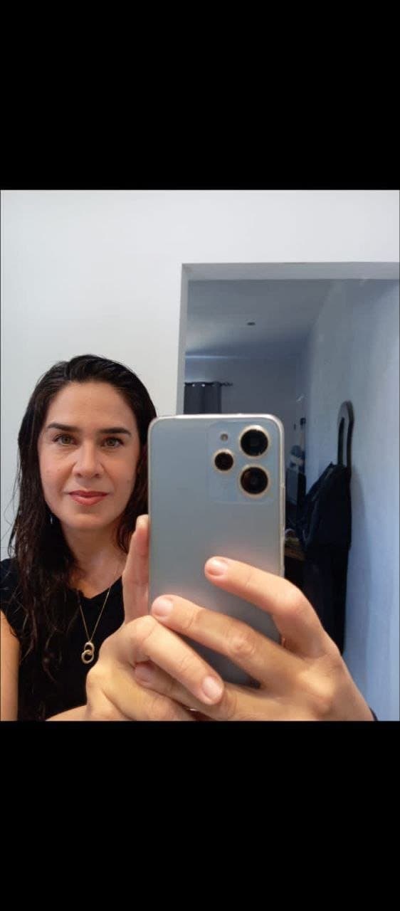 Click to view full size Carolina, milf infiel que cuernea al marido por pito chico