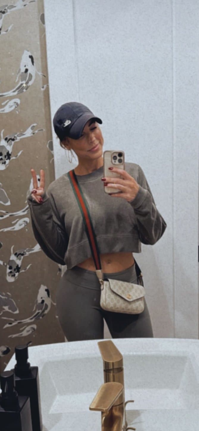 Click to view full size Texas hotwife Robyn Fields