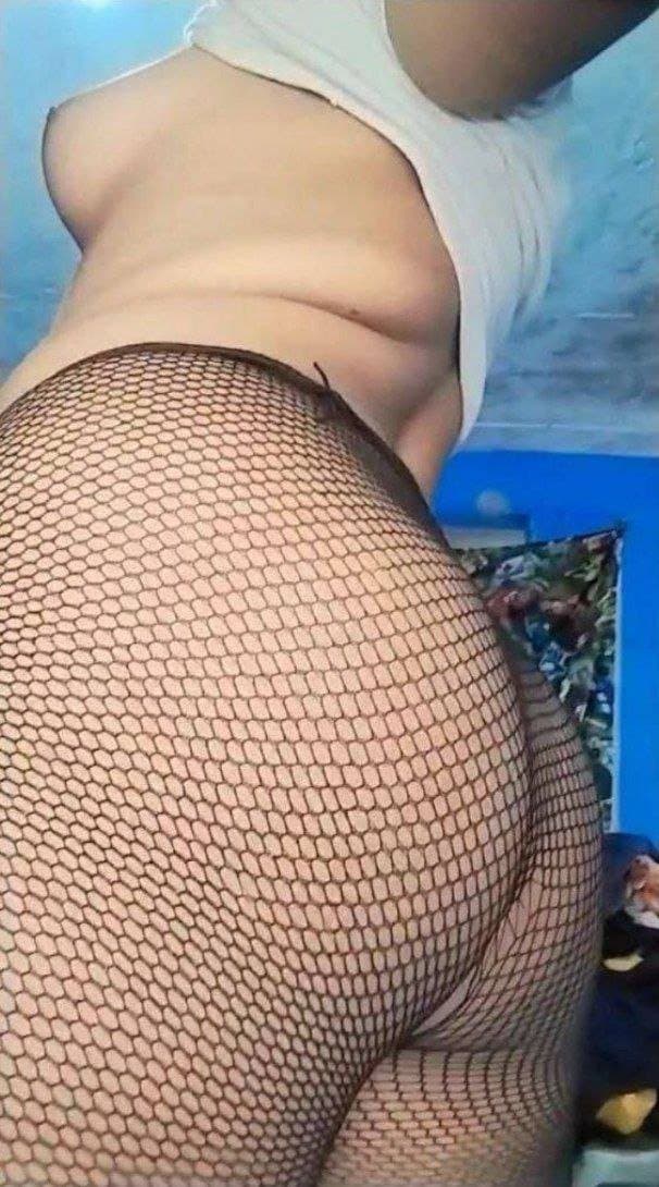 Click to view full size Que perra es Eli