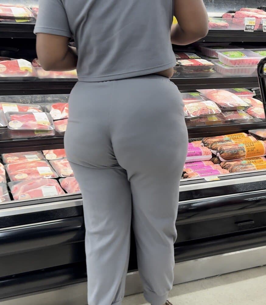 Click to view full size Thick Black Booty Milf In Walmart