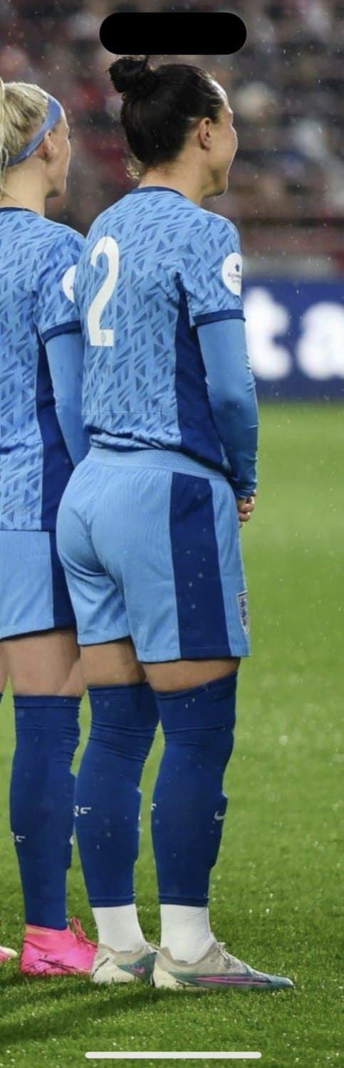 Click to view full size Lucy Bronze