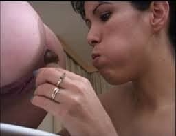 Click to view full size Silvia e Leticia Lesbian Piss