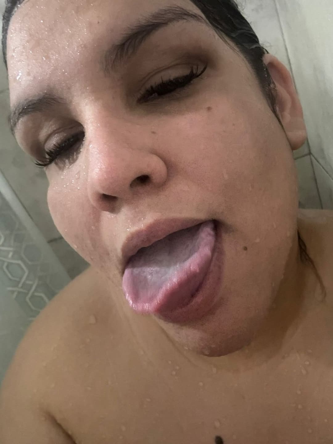 Click to view full size Whore-wife Face fetish (nose, forehead, tongue, teeth, mouth, ears, throat) Gaped, used hole
