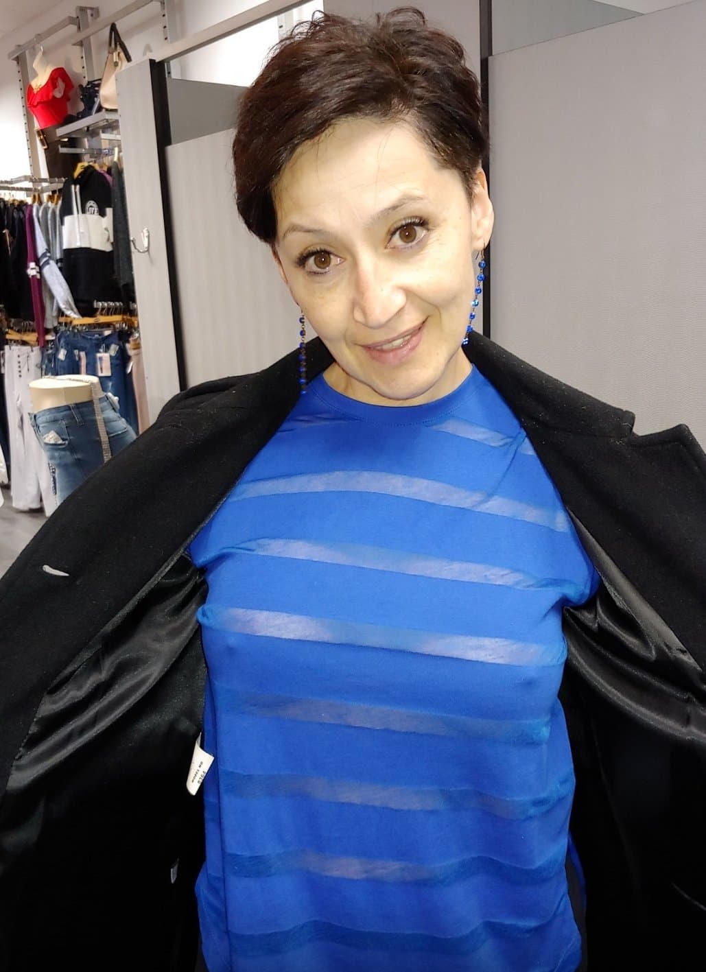 Click to view full size Fit Mature Trophy Wife Dressed Undressed Posing