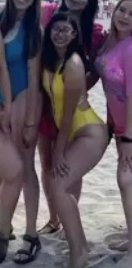 Click to view full size Bffs?❤️